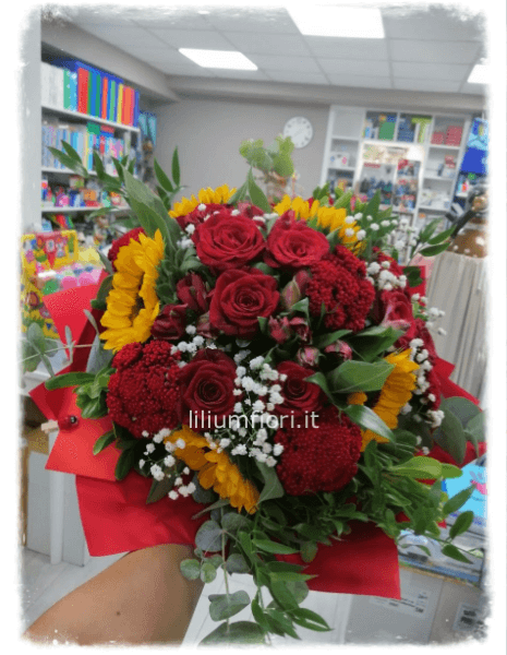Bouquet di girasoli e rose rosse